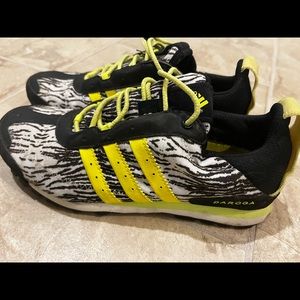 Adidas daroga